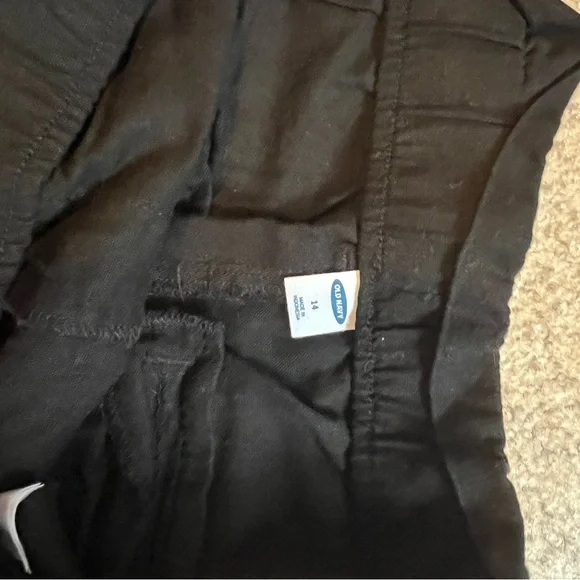 Old Navy Black High Waist Paper Bag Shorts - Picture 3 of 7